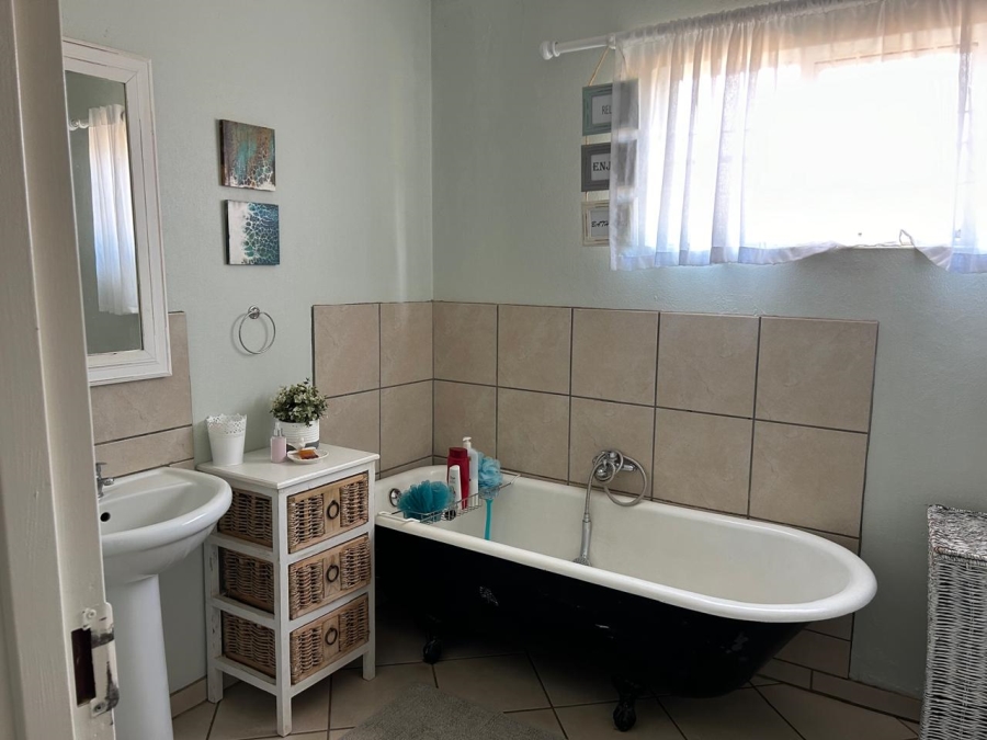 8 Bedroom Property for Sale in Swartruggens North West